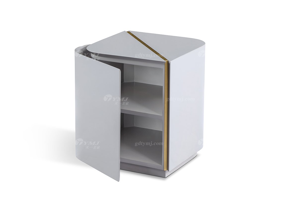 意式極簡風(fēng)格高端別墅豪宅家具品牌現(xiàn)代輕奢臥室時(shí)尚創(chuàng)意灰色亮光+意大利金裝飾條床頭柜BH1905床頭柜2