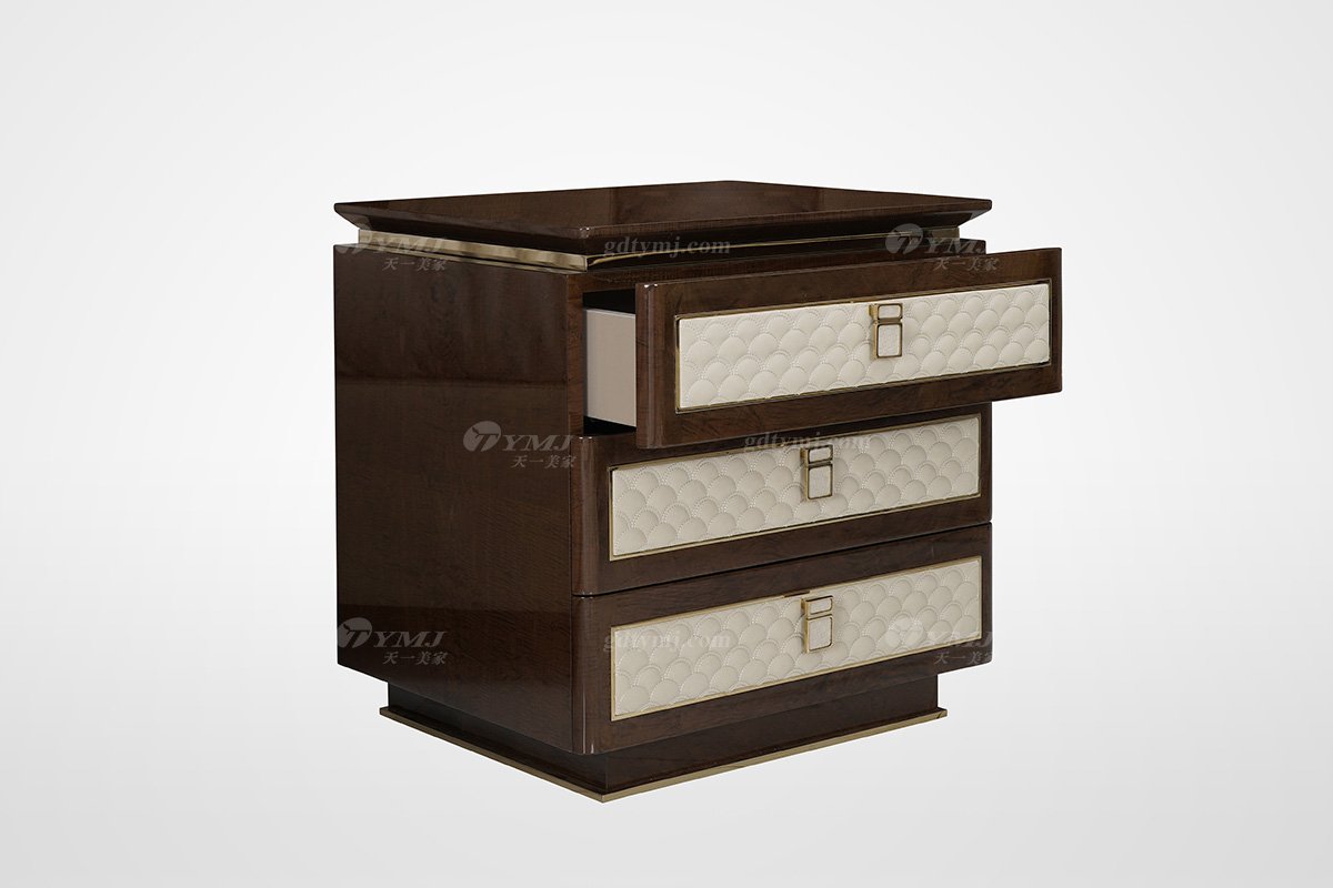 高端簡(jiǎn)美輕奢風(fēng)格家具別墅會(huì)所家具品牌臥室實(shí)木+金屬時(shí)尚床頭柜3025-102床頭柜1