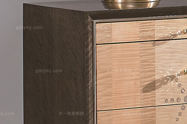 純手工，描香檳金工藝.jpg